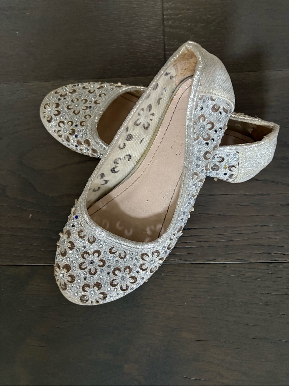 Link silver floral girls shoes sz 13 excellent cond